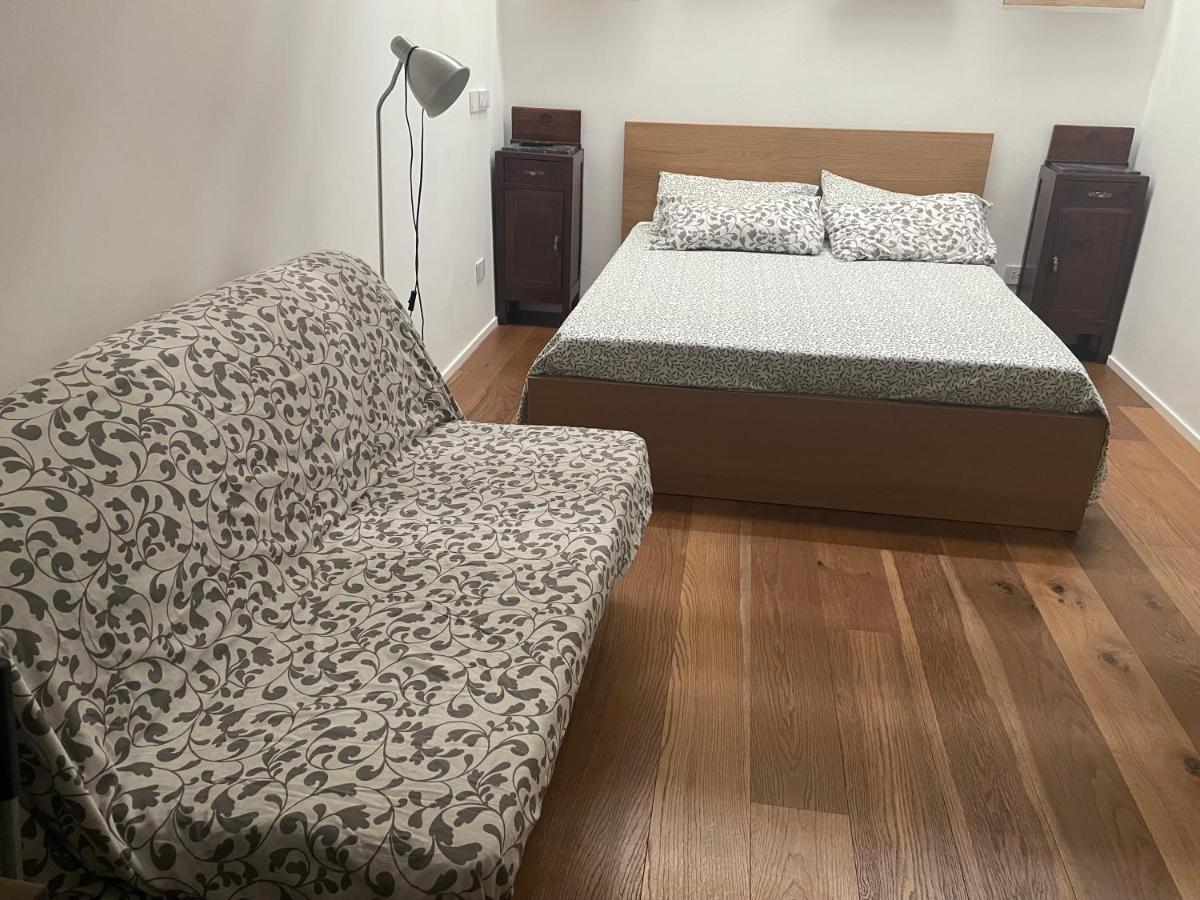 Apartment Monolocale Corso Sempione T10691 Milan